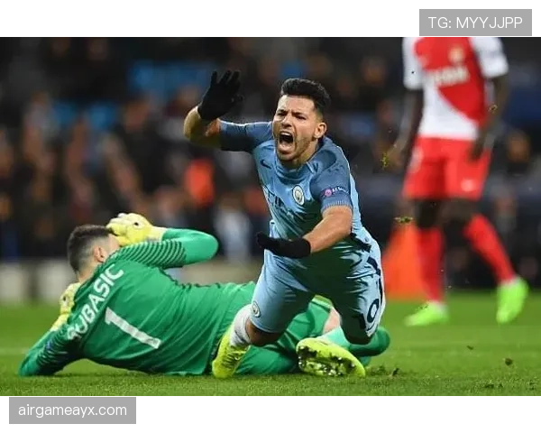 阿圭罗火力全开，进攻天赋闪耀赛场，助球队再攀高峰